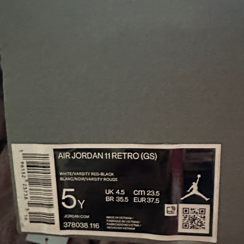 Jordan Air 11 Retro GS - White and Black